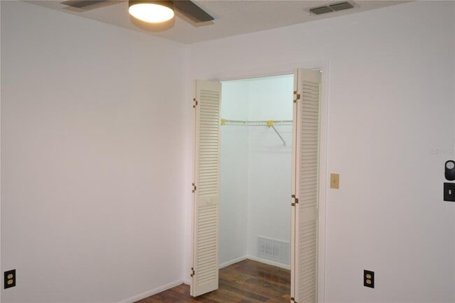 Building Photo - 7331 Greystone Dr