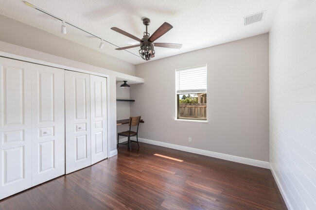 Building Photo - 3315 SE W Snow Rd