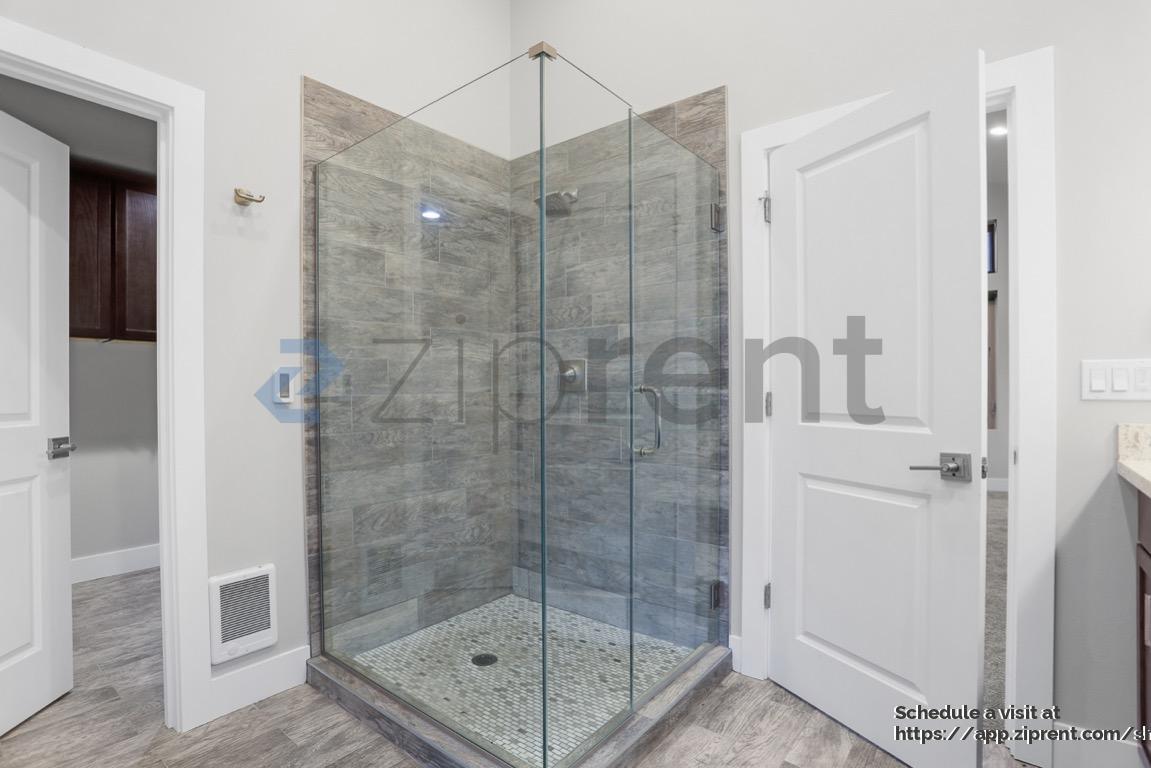 Building Photo - 17530 83rd Pl NE