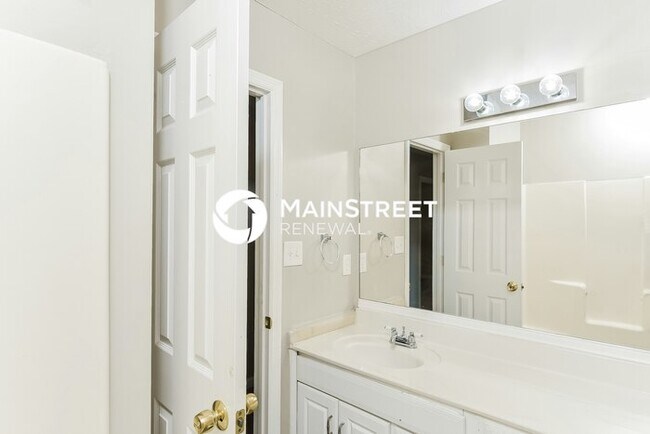 Building Photo - 3 Bedroom Pet-Friendly Home in Lithonia, GA with Main Street Renewal