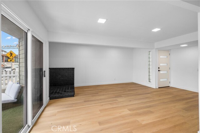 Building Photo - 421 E Balboa Blvd