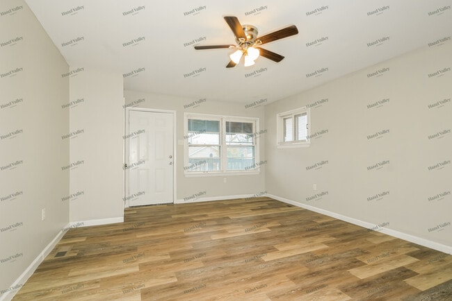 Building Photo - 9947 Lark Ave