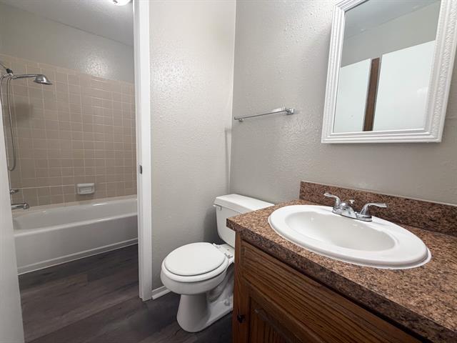 Building Photo - 510 W Marvin Ave