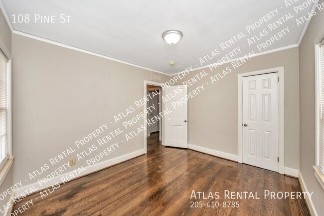 Building Photo - 108 Pine St
