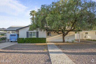 Building Photo - 3547 E Meadowbrook Ave
