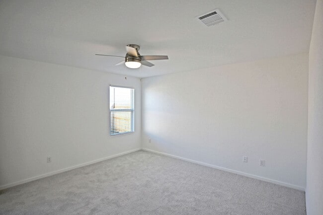 Building Photo - 2429 Legends Crk