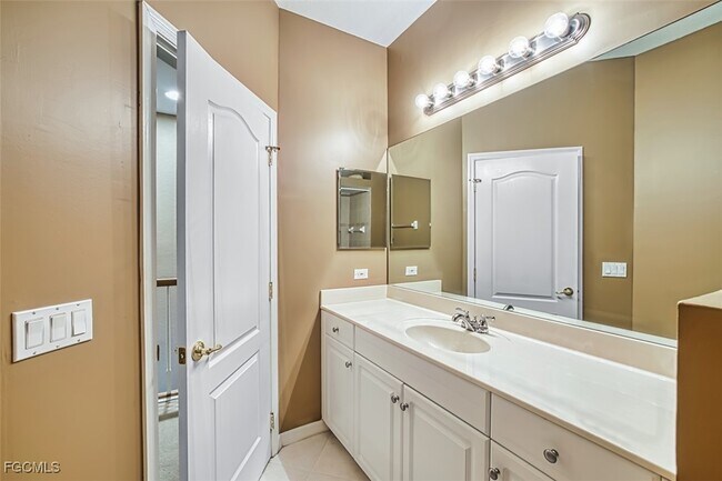 Building Photo - 3211 Cottonwood Bend