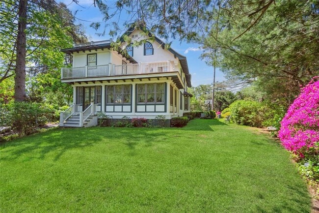 Building Photo - 17 The Intervale