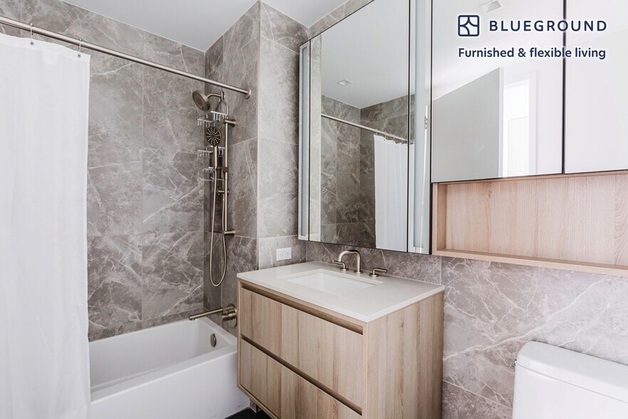 Building Photo - 312 W 43rd St