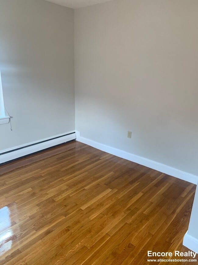 Building Photo - 61 Selkirk Rd