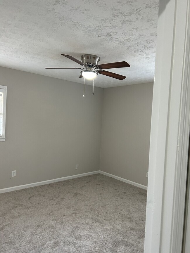 Building Photo - Beautiful 4 Beds 3 Baths Home in Decatur