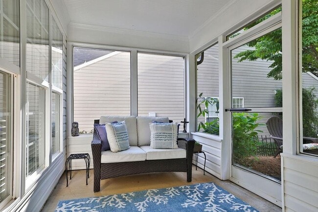 Building Photo - 6760 Waveland Dr