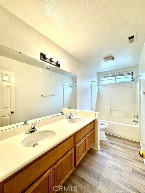 Building Photo - 7223 Silverwood Dr