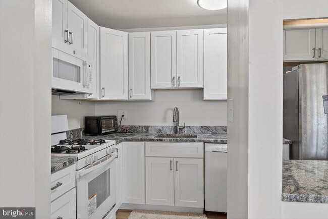 Building Photo - 105 Fitz Ct