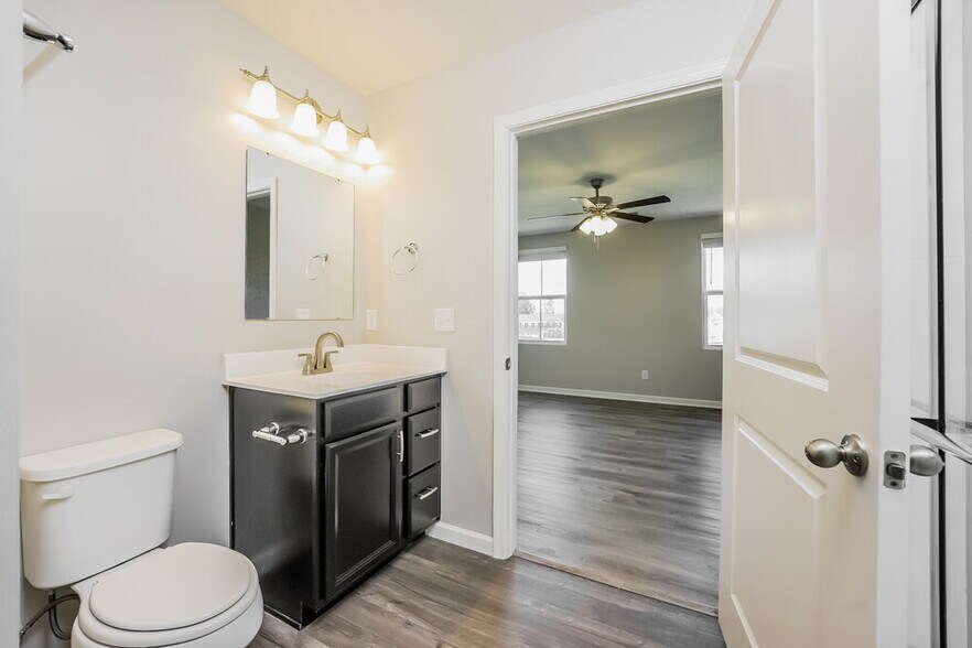 Building Photo - 224 Nottingham Ln