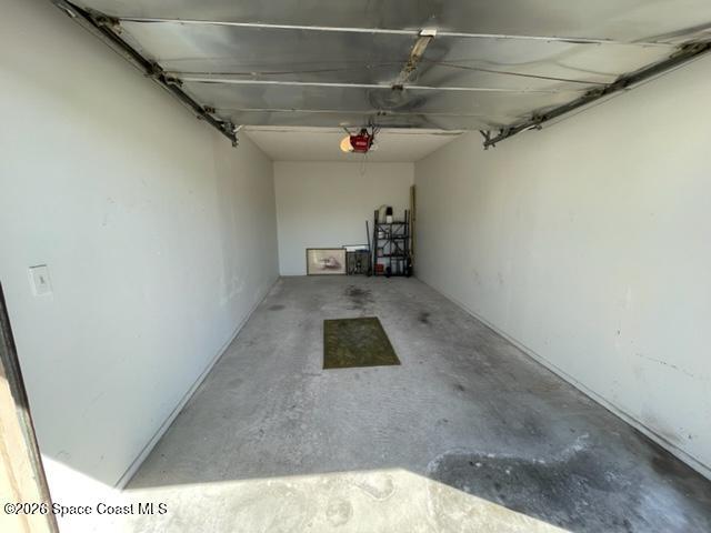 Building Photo - 8500 Ridgewood Ave