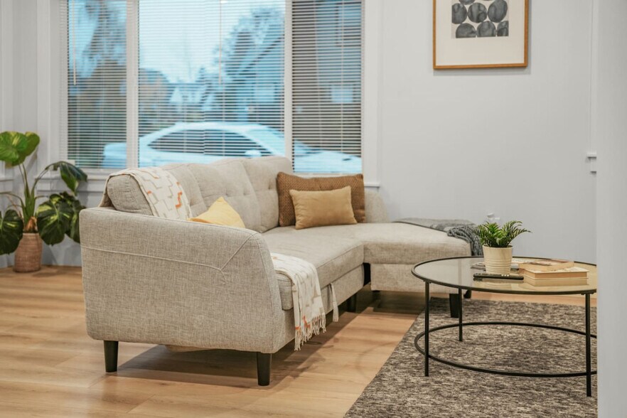 Building Photo - 3505 NE Creston Ave