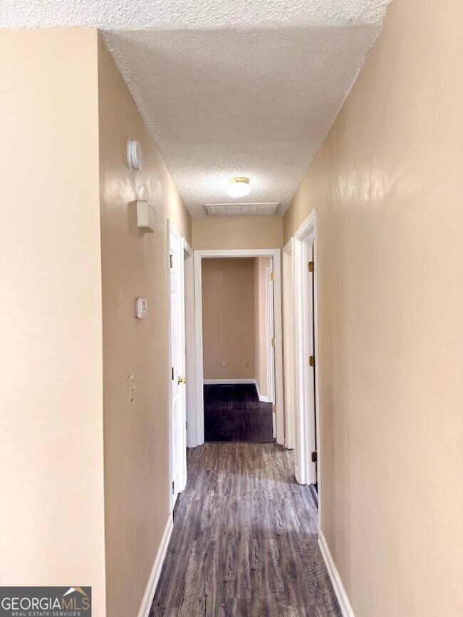 Building Photo - 114 Leeward Ct