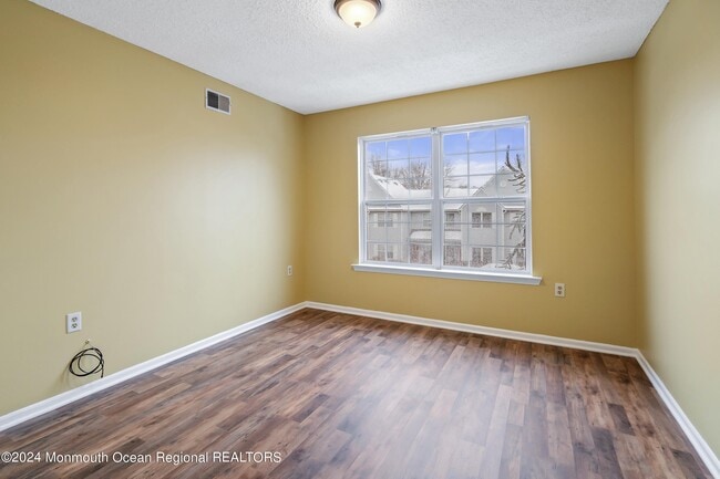 Building Photo - 707 Hatchery Ct