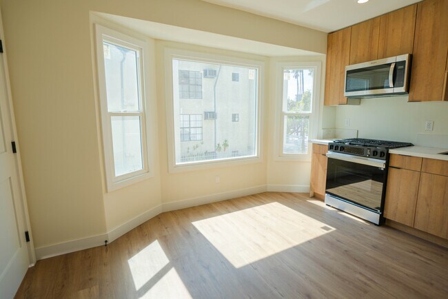 Building Photo - 1036 Westmoreland Ave