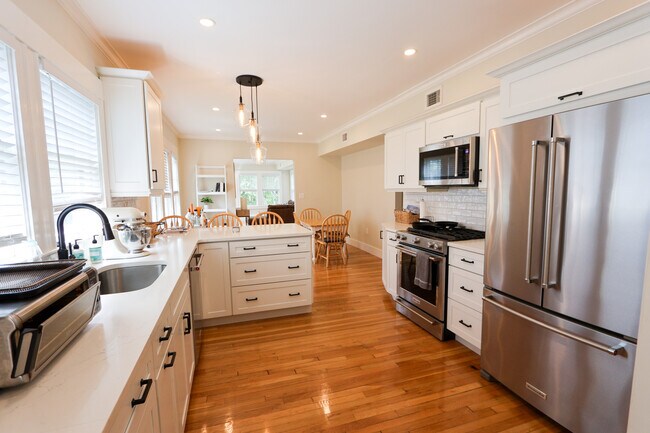 Building Photo - 241 Savin Hill Ave