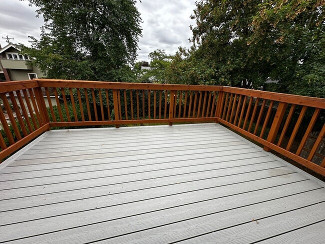 Building Photo - Very Spacious 1 Bedroom Upstairs Unit With A Private Deck