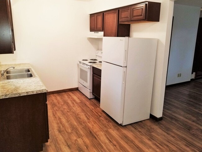 Building Photo - $100 OFF 1st Month! Updated 2 Bed, 1 Bath Townhouse next to NAU!! Students & Sm. Pets OK !! Avail...