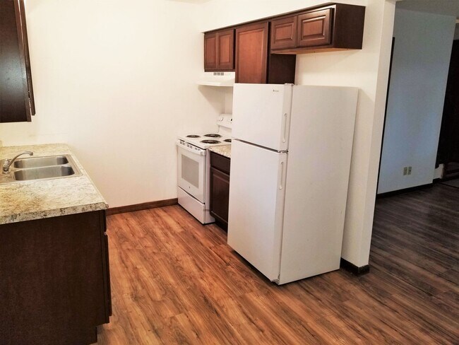 Building Photo - $200 OFF 1st Month! Updated 2 Bed, 1 Bath Townhouse next to NAU!! Students & Sm. Pets OK !! Avail...