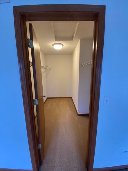 Building Photo - 659 Southtowne Dr