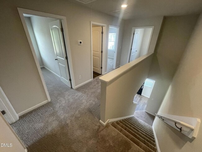 Building Photo - 1100 Peony Ln