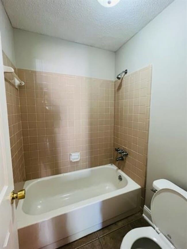 Building Photo - Stunning 5-Bedroom Home in Bartlett - Spacious, Elegant & Move-In Ready!