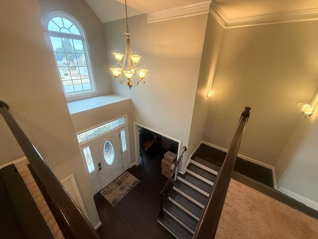 Building Photo - Amazing home with custom touches and unground pool