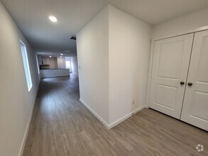 Building Photo - Ready for move-in