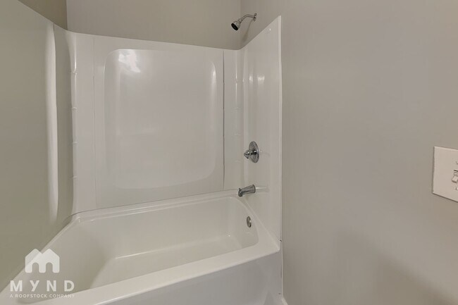 Building Photo - 9205 Meadow Sweet Ct