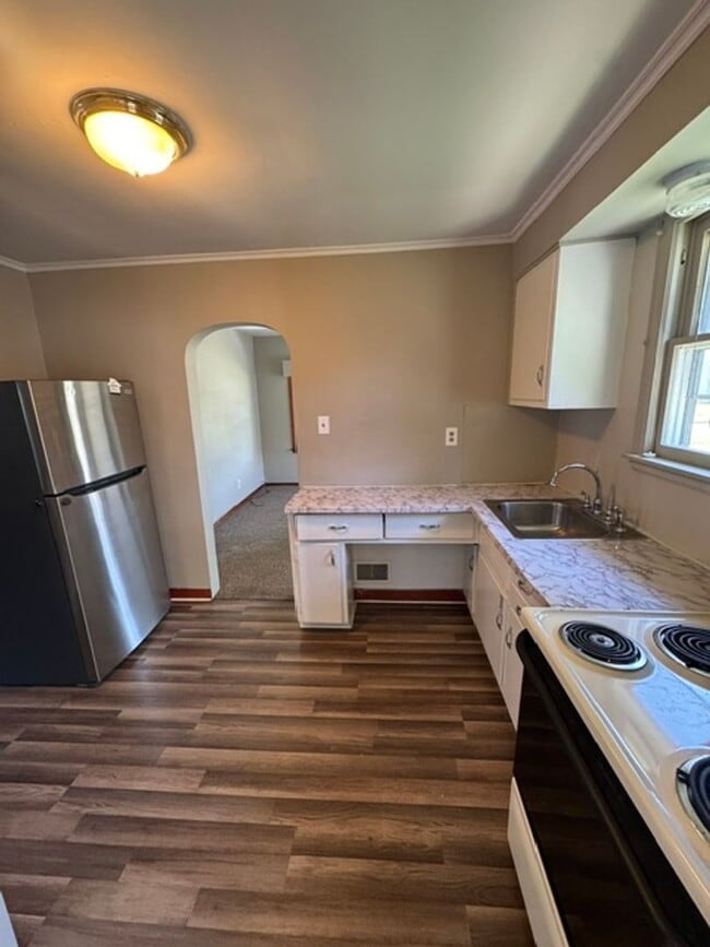 Building Photo - 3602 Robinwood Dr