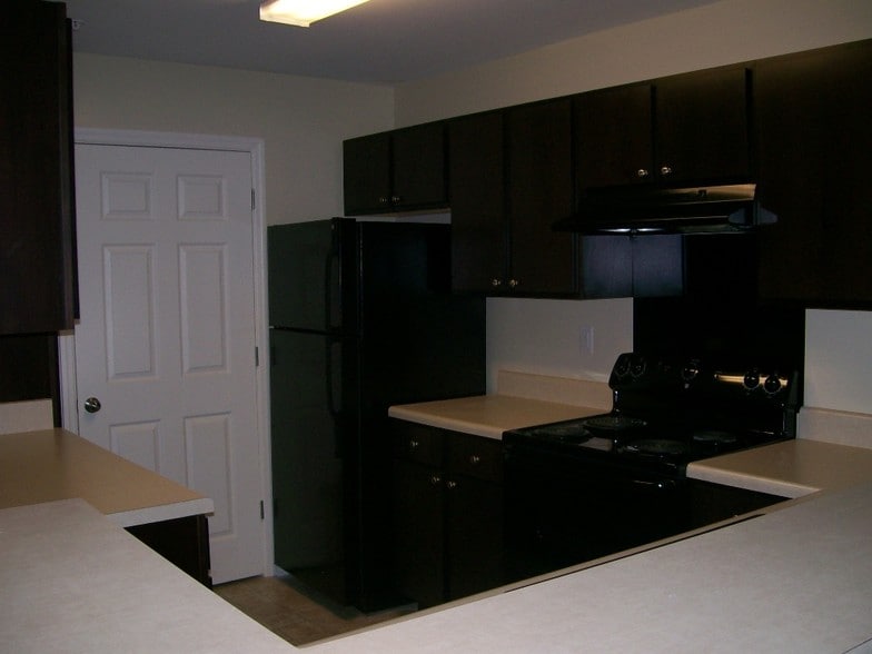 Kitchen - Eastland Place Apartments