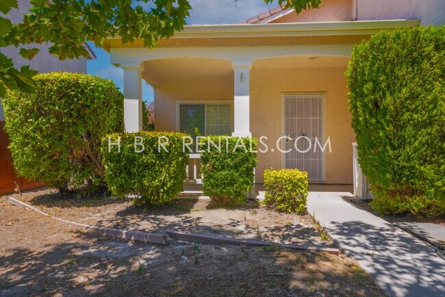 Building Photo - Charming 3-Bed, 2.5-Bath Home in One of Tr...