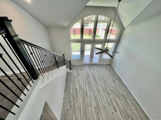 Building Photo - 1815 Waters Branch Dr