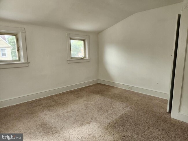 Building Photo - 126 Paine St