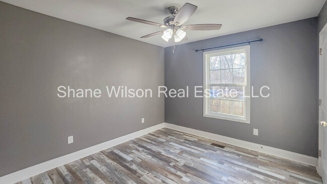 Building Photo - 3 BR / 2 BA for lease in Dalton