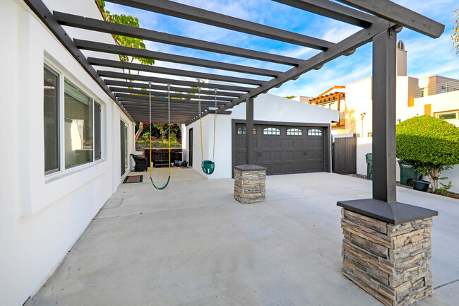 Building Photo - 30717 Palos Verdes Dr E