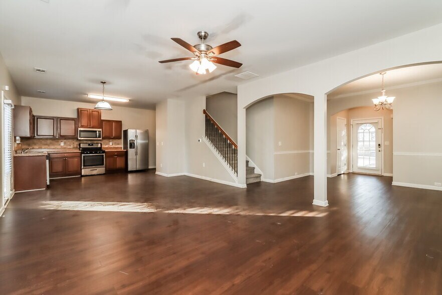 Building Photo - 38 Bollen Ln