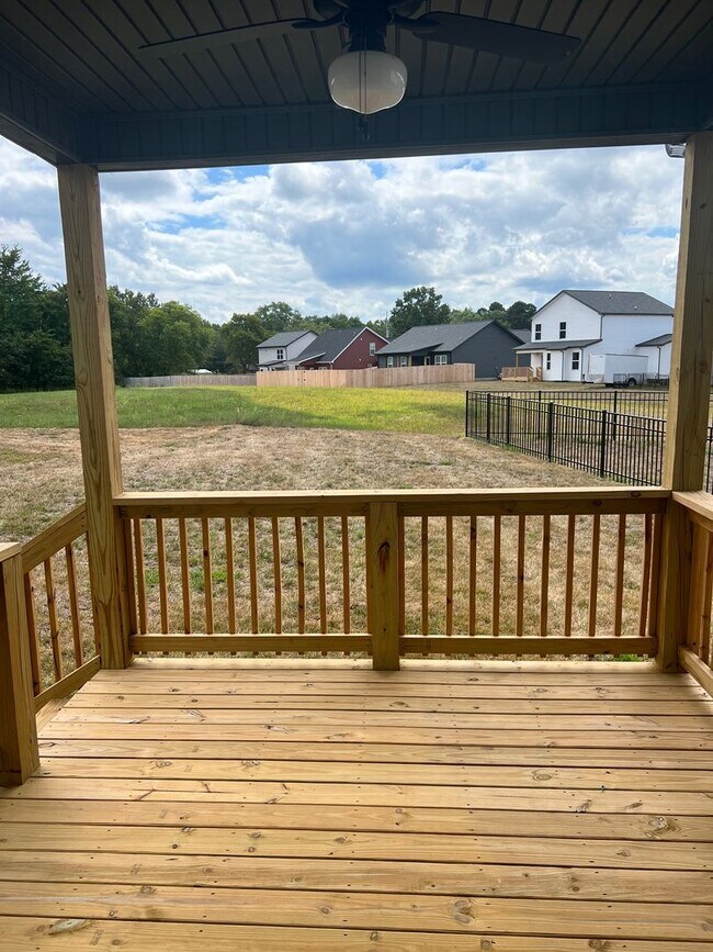 Building Photo - Brand new home in Cherry Acres