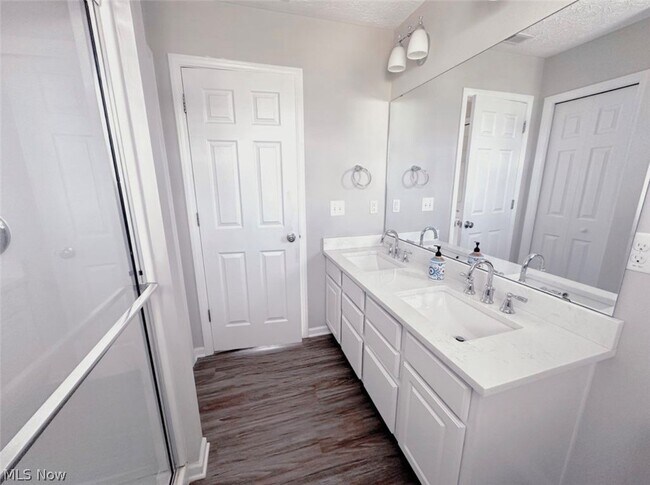 Building Photo - 37571 Tail Feather Dr