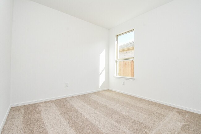 Building Photo - 14499 Cedar Ledge Ln