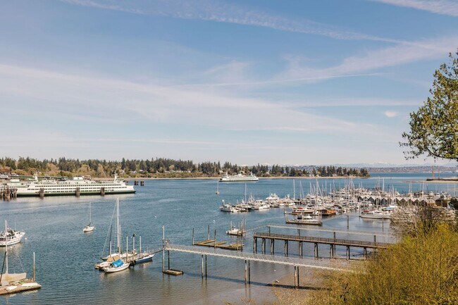 Building Photo - Furnished Bainbridge Island Waterfront Home with Incredible Views