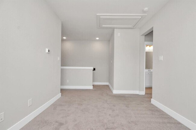 Building Photo - 739 Strawberry Pines Ct
