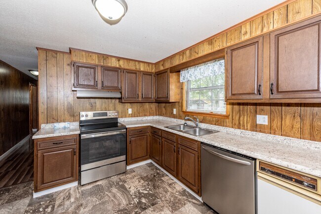 Building Photo - 2317 Piney Grove Church Rd