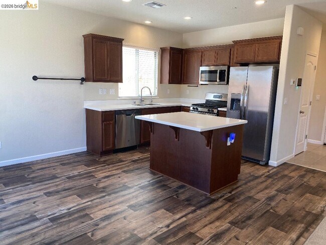 Building Photo - 3636 Landmark Cir