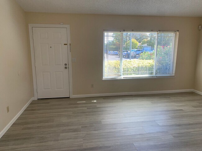 Building Photo - Upgraded Suisun City Home Available NOW!